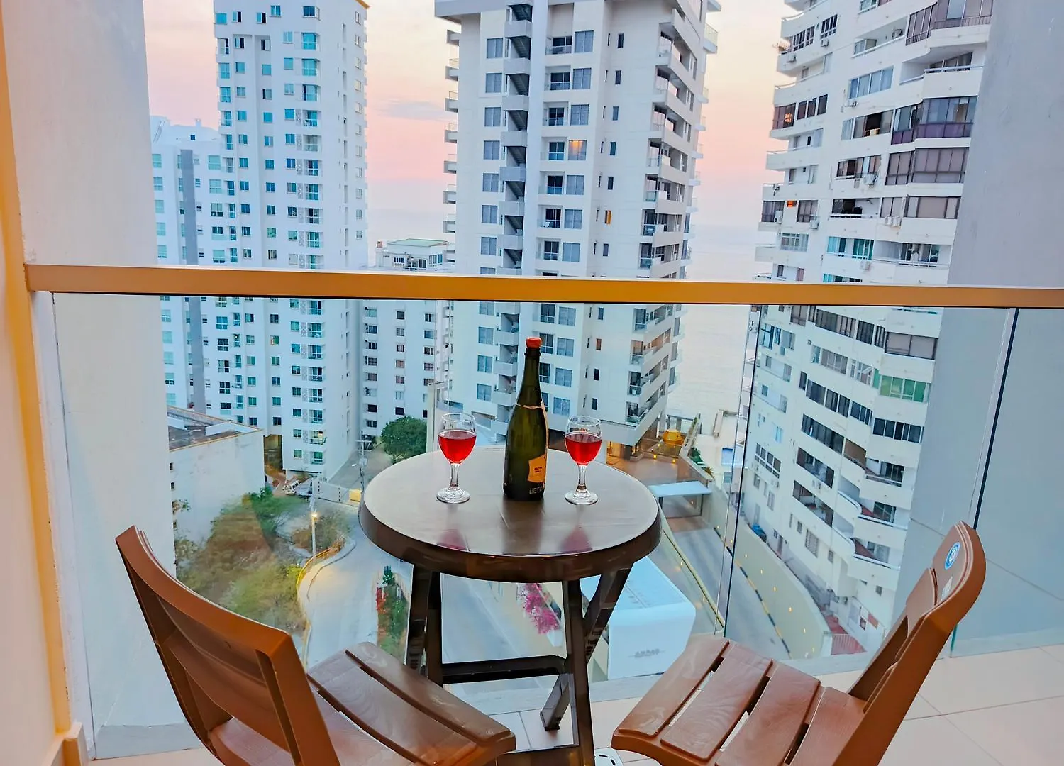 Exclusivos Apartasuites Ambar Roca - Rodadero Santa Marta